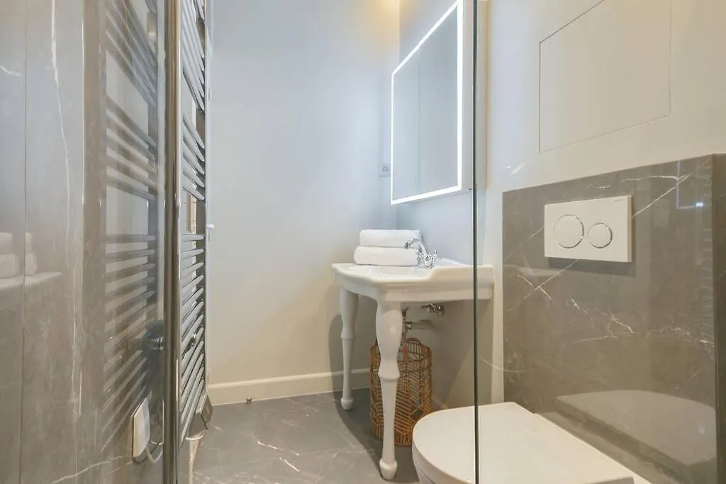 Lovely Flat In Central Paris Near Notre-Dame 0*,